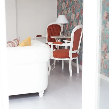 Nyaraló Castle House *